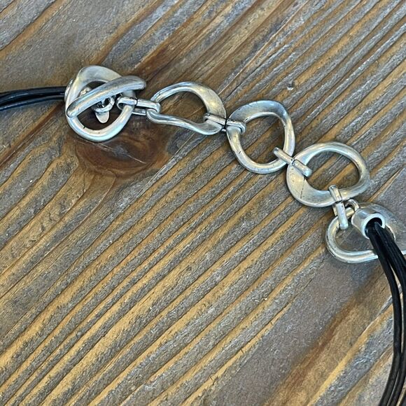 Premier Designs Silver Tone Abstract Modernist Round Pendant Toggle Necklace 20” - Picture 5 of 5